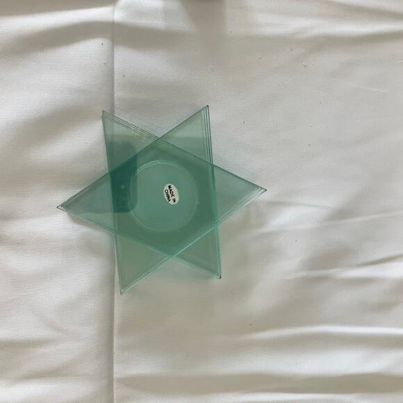 Giftco. Star of David Glass Tealight Candle Holder 4" - Picture 7 of 9